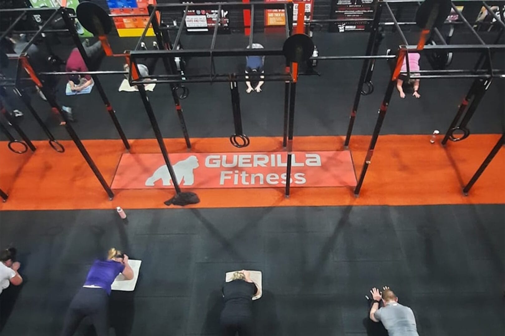 people training together at Guerrilla Fitness